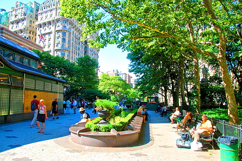 NY-West_72nd_Street_Subway-promenade-1.JPG