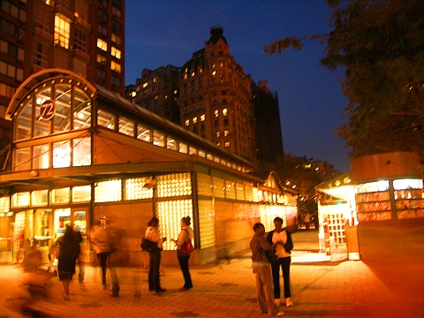 NY-West_72nd_Street_Subway_Station-Nightshots-05.JPG