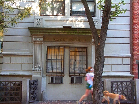 NY-West_Greenwich_Village-Storefronts_and_Signs-15.JPG