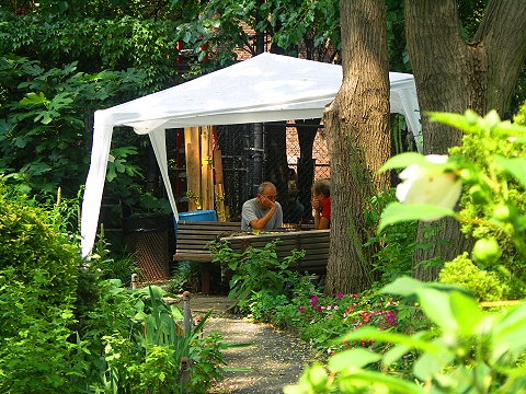 NY-Westside_Community_Garden-89th_and_Amsterdam-09.JPG