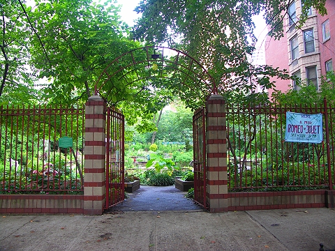 NY-Westside_Community_Garden-89th_and_Amsterdam-18.JPG