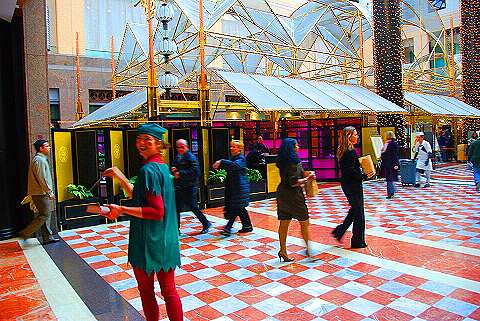 NY-Wintergarden-World_Financial_Center01-Santas-Elf.JPG
