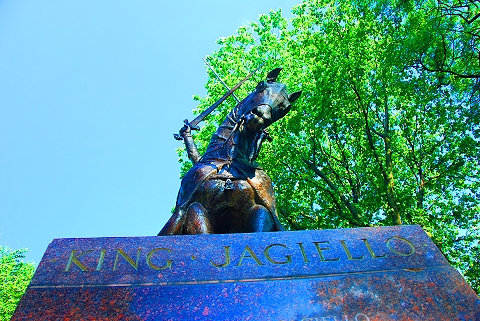 NY-Wladyslaw_Jagiello-King_of_Poland-Statue-07.JPG