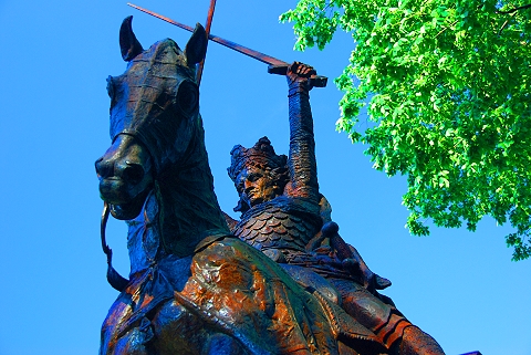 NY-Wladyslaw_Jagiello-King_of_Poland-Statue-09.JPG
