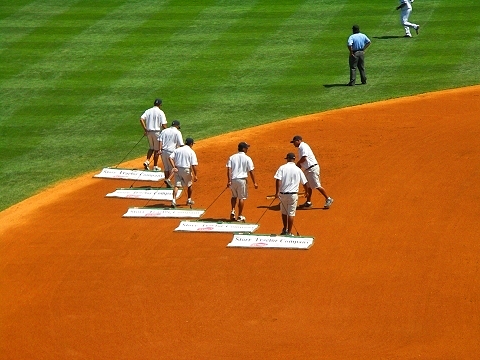 NY-Yankee_Stadium-7th_inning_stretch-YMCA-03.JPG
