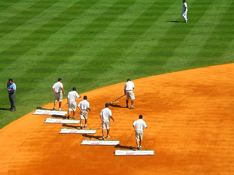 NY-Yankee_Stadium-7th_inning_stretch-YMCA-07.JPG