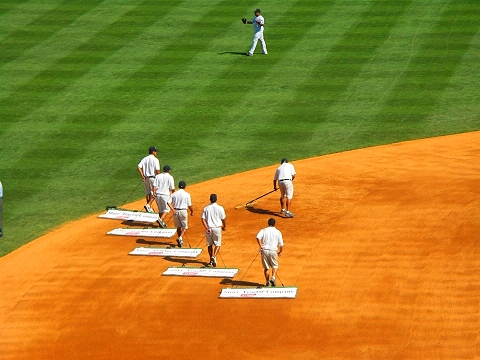 NY-Yankee_Stadium-7th_inning_stretch-YMCA-08.JPG