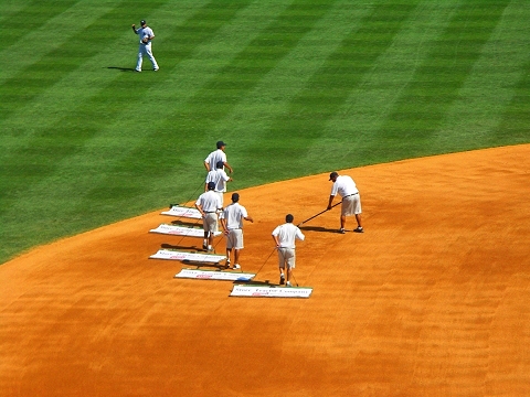NY-Yankee_Stadium-7th_inning_stretch-YMCA-09.JPG