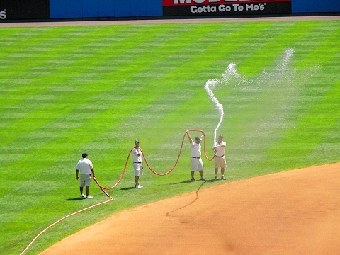 NY-Yankee_Stadium-Sunday_at_the_Park09.JPG