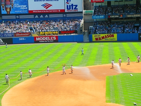 NY-Yankee_Stadium-Sunday_at_the_Park12.JPG