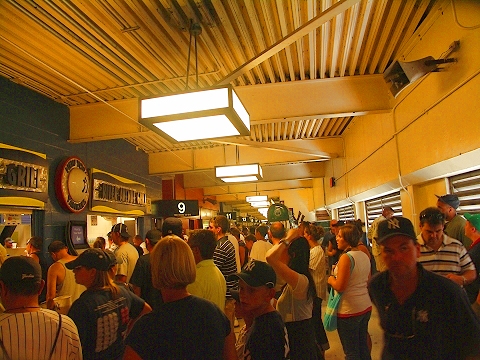 NY-Yankee_Stadium-Sunday_at_the_Park16.JPG