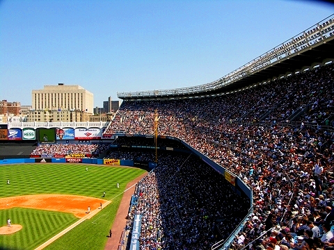 NY-Yankees_Stadium-Crowds-02.JPG