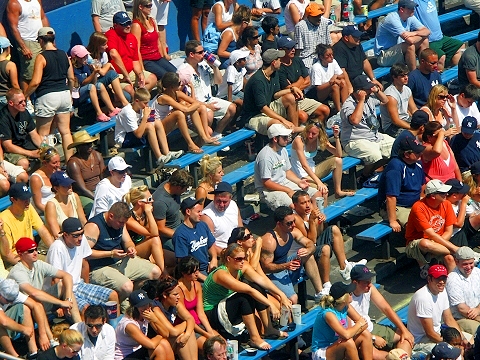 NY-Yankees_Stadium-Crowds-03.JPG