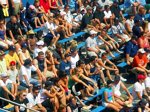 NY-Yankees_Stadium-Crowds-07.JPG