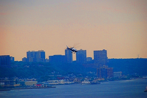 NYPD-Search_and_Rescue_Helicopter_Boat_Divers-W79th_Boat_Basin-02.JPG