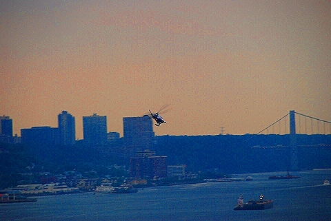 NYPD-Search_and_Rescue_Helicopter_Boat_Divers-W79th_Boat_Basin-05.JPG