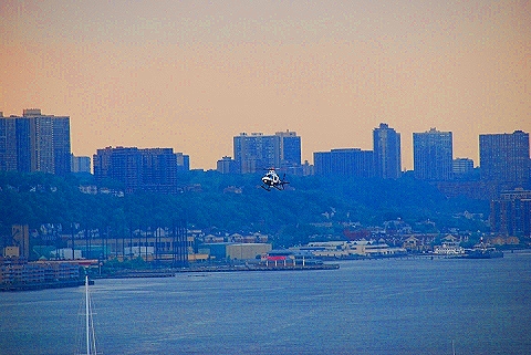 NYPD-Search_and_Rescue_Helicopter_Boat_Divers-W79th_Boat_Basin-09.JPG